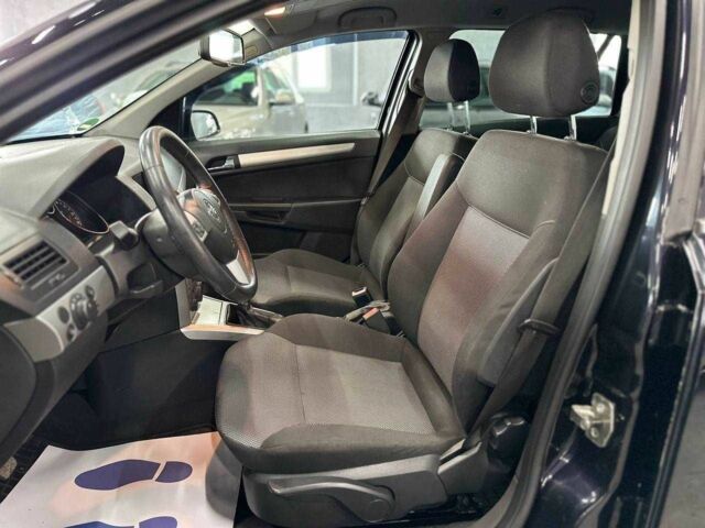 Черный Опель Астра, объемом двигателя 1.6 л и пробегом 186 тыс. км за 6799 $, фото 11 на Automoto.ua