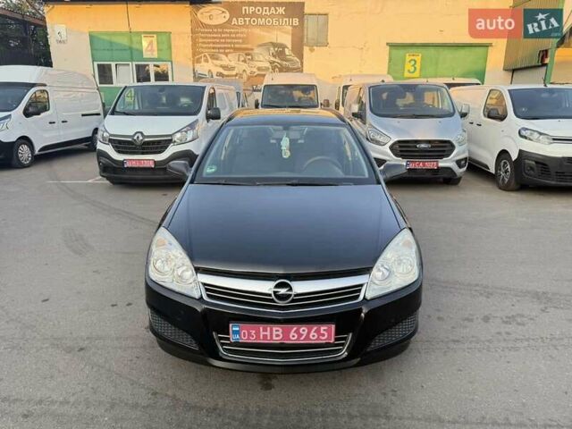 Черный Опель Астра, объемом двигателя 1.4 л и пробегом 170 тыс. км за 4900 $, фото 2 на Automoto.ua