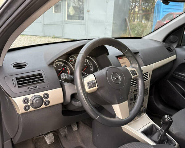 Опель Астра 2009 в Белой Церкве на Automoto.ua Черный Опель Астра, объемом двигателя 1.6 л и пробегом 240 тыс. км за 6000 $, фото 25 на Automoto.ua
