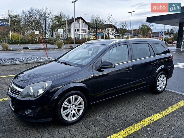 Черный Опель Астра, объемом двигателя 1.69 л и пробегом 268 тыс. км за 8000 $, фото 3 на Automoto.ua