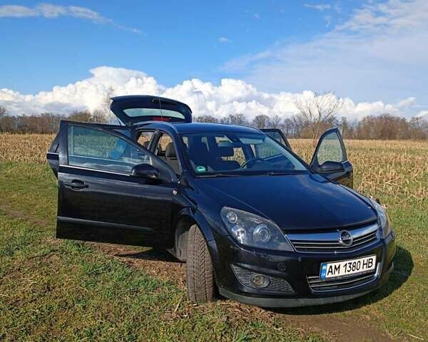 Черный Опель Астра, объемом двигателя 1.8 л и пробегом 225 тыс. км за 5700 $, фото 1 на Automoto.ua