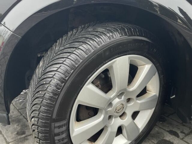 Черный Опель Астра, объемом двигателя 1.6 л и пробегом 260 тыс. км за 5550 $, фото 12 на Automoto.ua