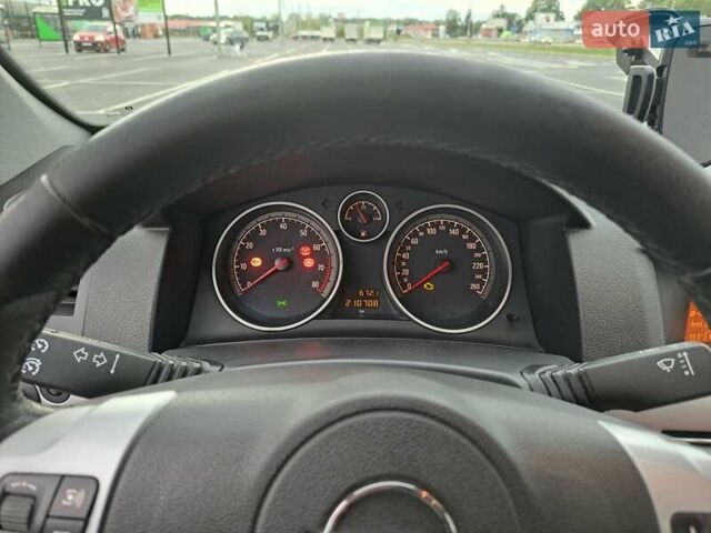 Черный Опель Астра, объемом двигателя 1.6 л и пробегом 212 тыс. км за 5200 $, фото 18 на Automoto.ua