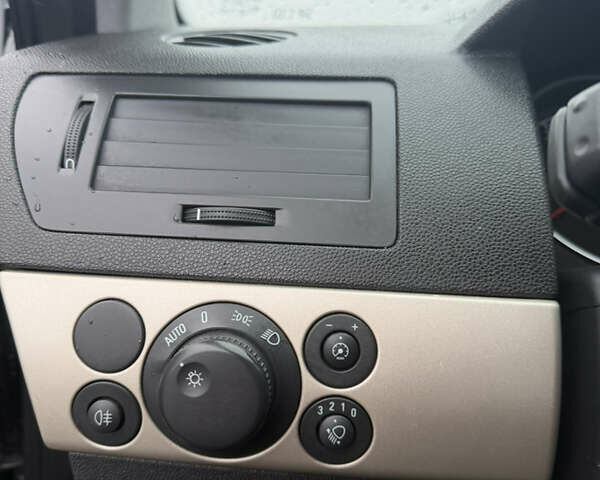 Чорний Опель Астра, об'ємом двигуна 1.6 л та пробігом 162 тис. км за 6300 $, фото 15 на Automoto.ua