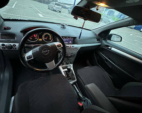 Чорний Опель Астра, об'ємом двигуна 1.7 л та пробігом 320 тис. км за 4600 $, фото 12 на Automoto.ua