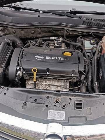 Черный Опель Астра, объемом двигателя 1.6 л и пробегом 216 тыс. км за 5500 $, фото 5 на Automoto.ua