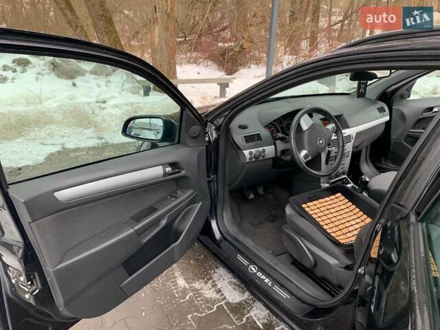 Черный Опель Астра, объемом двигателя 1.6 л и пробегом 217 тыс. км за 5400 $, фото 7 на Automoto.ua