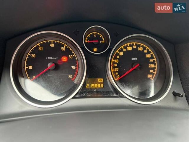 Черный Опель Астра, объемом двигателя 1.6 л и пробегом 199 тыс. км за 6499 $, фото 57 на Automoto.ua