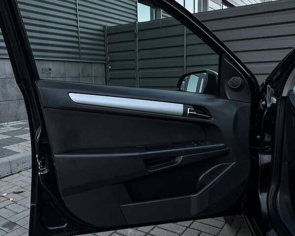 Черный Опель Астра, объемом двигателя 1.6 л и пробегом 160 тыс. км за 6200 $, фото 58 на Automoto.ua