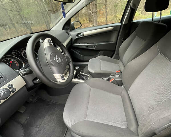 Черный Опель Астра, объемом двигателя 1.6 л и пробегом 191 тыс. км за 5999 $, фото 8 на Automoto.ua