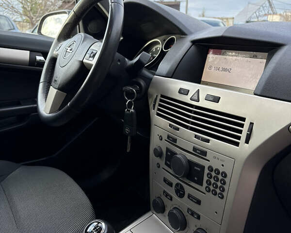 Опель Астра 2009 в Белой Церкве на Automoto.ua Черный Опель Астра, объемом двигателя 1.6 л и пробегом 240 тыс. км за 6000 $, фото 52 на Automoto.ua