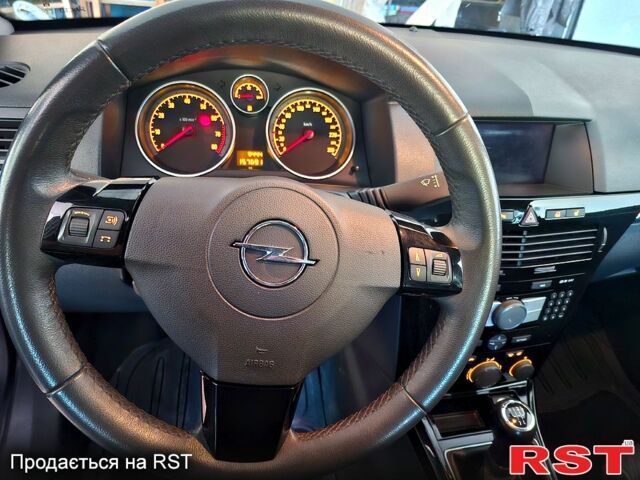 Опель Астра 2010 у Харкові на Automoto.ua Чорний Опель Астра, об'ємом двигуна 1.6 л та пробігом 157 тис. км за 6799 $, фото 8 на Automoto.ua