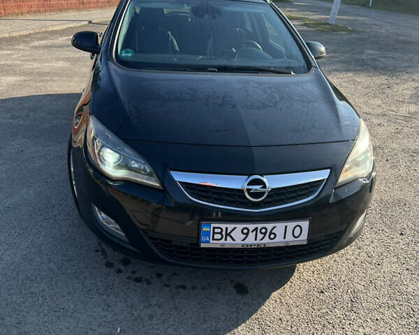 Черный Опель Астра, объемом двигателя 1.96 л и пробегом 312 тыс. км за 7800 $, фото 10 на Automoto.ua