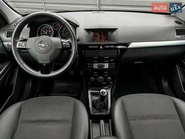 Черный Опель Астра, объемом двигателя 1.6 л и пробегом 152 тыс. км за 7200 $, фото 41 на Automoto.ua