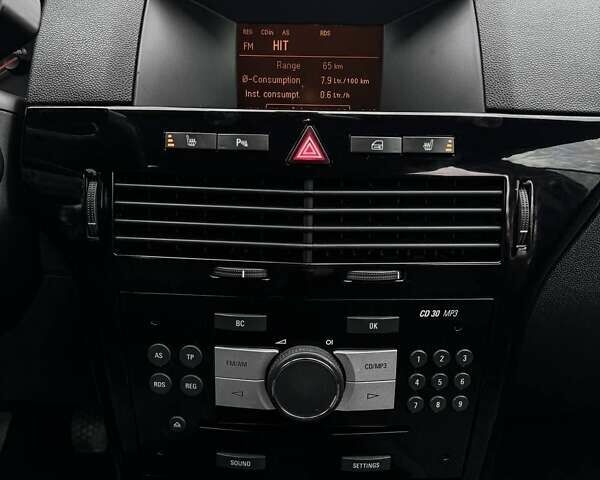 Черный Опель Астра, объемом двигателя 1.6 л и пробегом 152 тыс. км за 7200 $, фото 42 на Automoto.ua