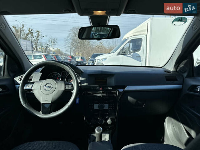 Черный Опель Астра, объемом двигателя 1.7 л и пробегом 172 тыс. км за 5970 $, фото 30 на Automoto.ua