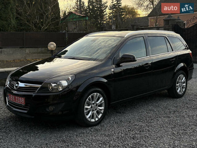 Черный Опель Астра, объемом двигателя 1.6 л и пробегом 252 тыс. км за 6400 $, фото 1 на Automoto.ua