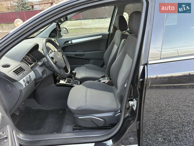 Черный Опель Астра, объемом двигателя 1.6 л и пробегом 252 тыс. км за 6400 $, фото 25 на Automoto.ua