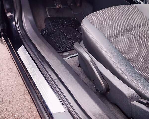 Черный Опель Астра, объемом двигателя 1.6 л и пробегом 172 тыс. км за 5350 $, фото 23 на Automoto.ua