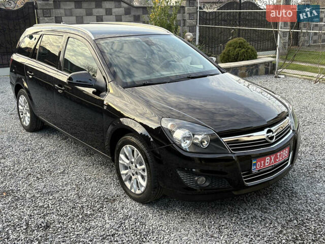 Черный Опель Астра, объемом двигателя 1.6 л и пробегом 252 тыс. км за 6400 $, фото 5 на Automoto.ua