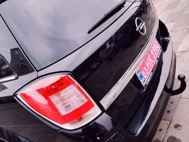 Черный Опель Астра, объемом двигателя 1.6 л и пробегом 237 тыс. км за 5350 $, фото 11 на Automoto.ua