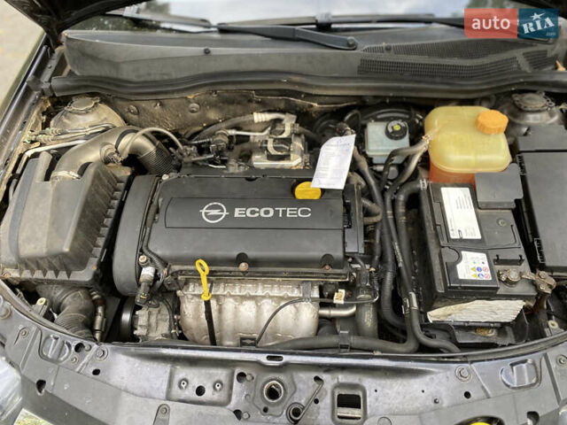 Черный Опель Астра, объемом двигателя 1.6 л и пробегом 200 тыс. км за 6400 $, фото 29 на Automoto.ua