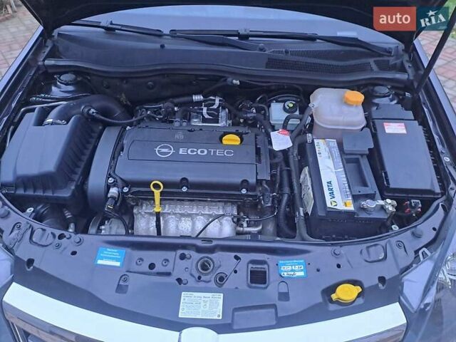 Черный Опель Астра, объемом двигателя 1.6 л и пробегом 209 тыс. км за 5800 $, фото 20 на Automoto.ua