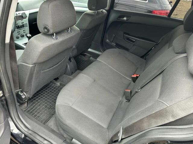 Опель Астра 2010 в Луцке на Automoto.ua Черный Опель Астра, объемом двигателя 1.6 л и пробегом 273 тыс. км за 4600 $, фото 13 на Automoto.ua