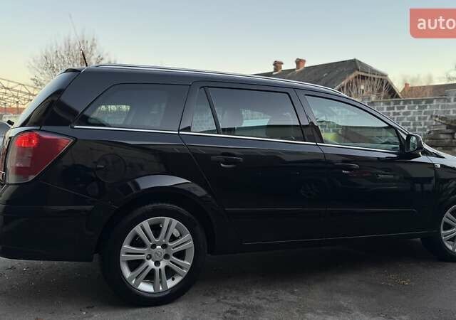 Черный Опель Астра, объемом двигателя 1.6 л и пробегом 205 тыс. км за 6150 $, фото 8 на Automoto.ua