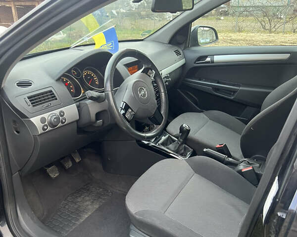 Чорний Опель Астра, об'ємом двигуна 1.6 л та пробігом 319 тис. км за 5200 $, фото 9 на Automoto.ua