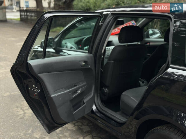Черный Опель Астра, объемом двигателя 1.6 л и пробегом 228 тыс. км за 5750 $, фото 15 на Automoto.ua