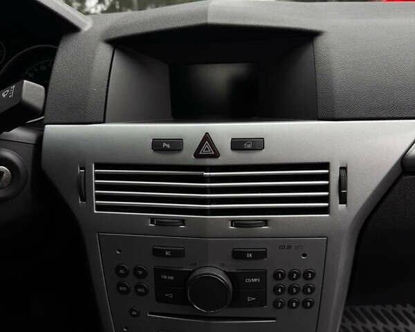 Черный Опель Астра, объемом двигателя 1.6 л и пробегом 228 тыс. км за 5750 $, фото 23 на Automoto.ua