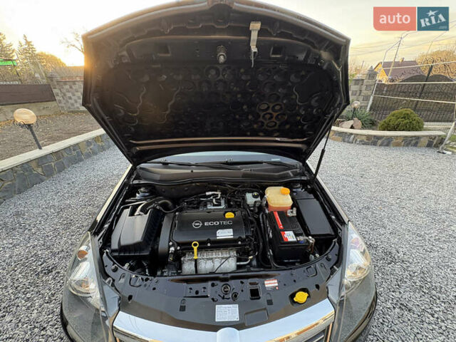 Черный Опель Астра, объемом двигателя 1.6 л и пробегом 252 тыс. км за 6400 $, фото 54 на Automoto.ua