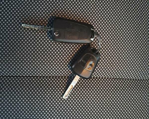 Черный Опель Астра, объемом двигателя 1.6 л и пробегом 209 тыс. км за 5800 $, фото 24 на Automoto.ua