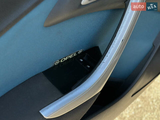 Черный Опель Астра, объемом двигателя 1.36 л и пробегом 250 тыс. км за 6200 $, фото 23 на Automoto.ua