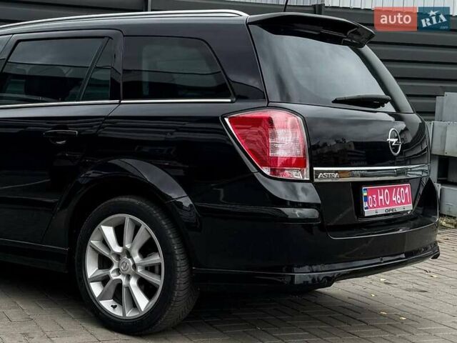 Черный Опель Астра, объемом двигателя 1.6 л и пробегом 152 тыс. км за 7200 $, фото 31 на Automoto.ua