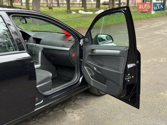 Черный Опель Астра, объемом двигателя 1.6 л и пробегом 228 тыс. км за 5750 $, фото 21 на Automoto.ua
