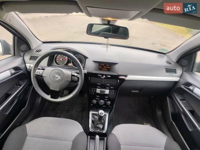 Опель Астра 2010 в Ковель на Automoto.ua Черный Опель Астра, объемом двигателя 1.4 л и пробегом 168 тыс. км за 5700 $, фото 10 на Automoto.ua
