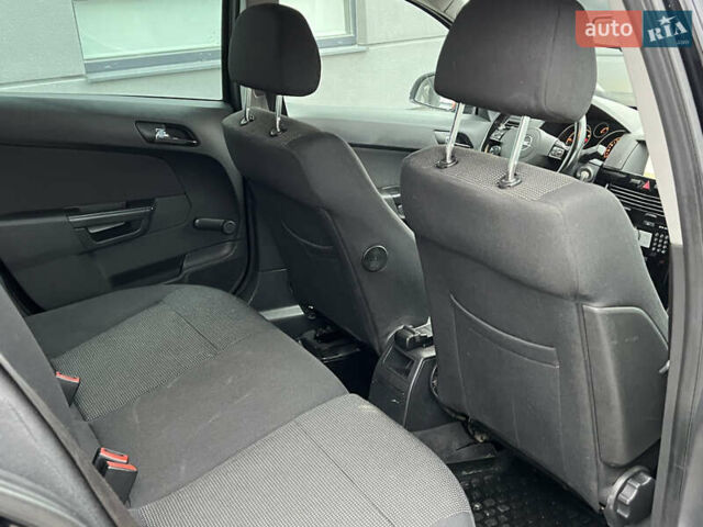 Черный Опель Астра, объемом двигателя 1.7 л и пробегом 264 тыс. км за 5799 $, фото 51 на Automoto.ua