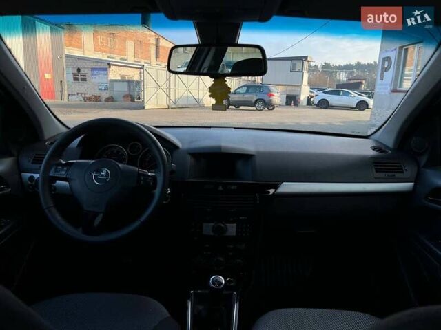 Черный Опель Астра, объемом двигателя 1.6 л и пробегом 219 тыс. км за 5600 $, фото 19 на Automoto.ua