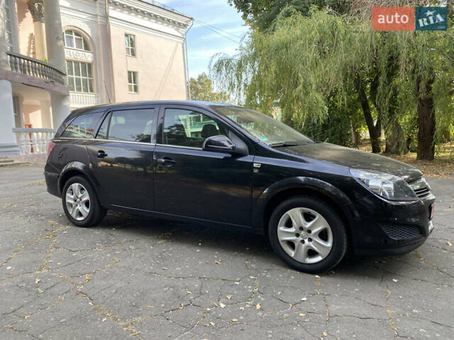 Черный Опель Астра, объемом двигателя 1.6 л и пробегом 200 тыс. км за 6400 $, фото 3 на Automoto.ua