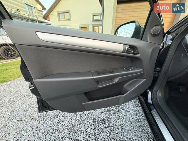 Черный Опель Астра, объемом двигателя 1.6 л и пробегом 252 тыс. км за 6400 $, фото 28 на Automoto.ua