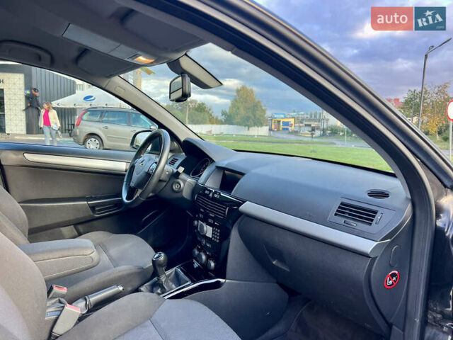 Опель Астра 2010 в Дубно на Automoto.ua Черный Опель Астра, объемом двигателя 1.6 л и пробегом 218 тыс. км за 5700 $, фото 46 на Automoto.ua