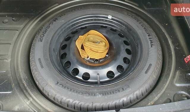 Черный Опель Астра, объемом двигателя 1.4 л и пробегом 150 тыс. км за 6100 $, фото 19 на Automoto.ua