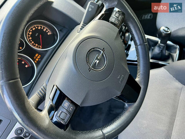 Опель Астра 2010 в Дубно на Automoto.ua Черный Опель Астра, объемом двигателя 1.6 л и пробегом 218 тыс. км за 5700 $, фото 40 на Automoto.ua