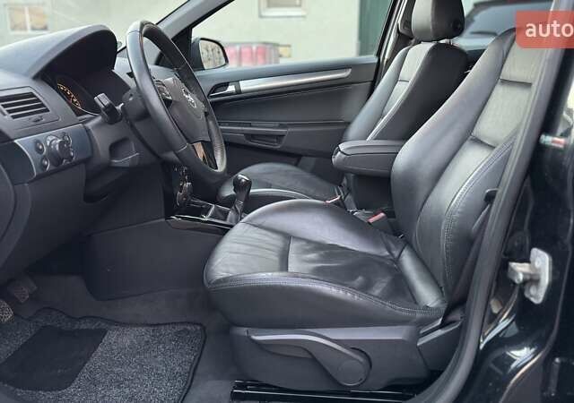 Черный Опель Астра, объемом двигателя 1.6 л и пробегом 205 тыс. км за 6150 $, фото 29 на Automoto.ua