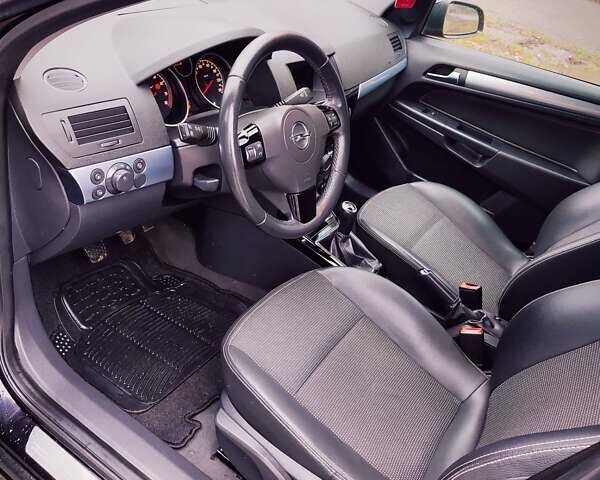 Черный Опель Астра, объемом двигателя 1.6 л и пробегом 212 тыс. км за 5750 $, фото 19 на Automoto.ua