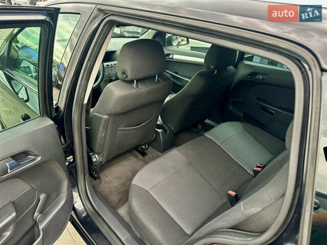 Чорний Опель Астра, об'ємом двигуна 1.6 л та пробігом 176 тис. км за 5688 $, фото 7 на Automoto.ua