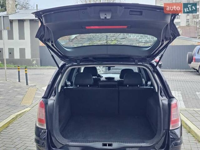 Чорний Опель Астра, об'ємом двигуна 1.6 л та пробігом 240 тис. км за 6290 $, фото 2 на Automoto.ua