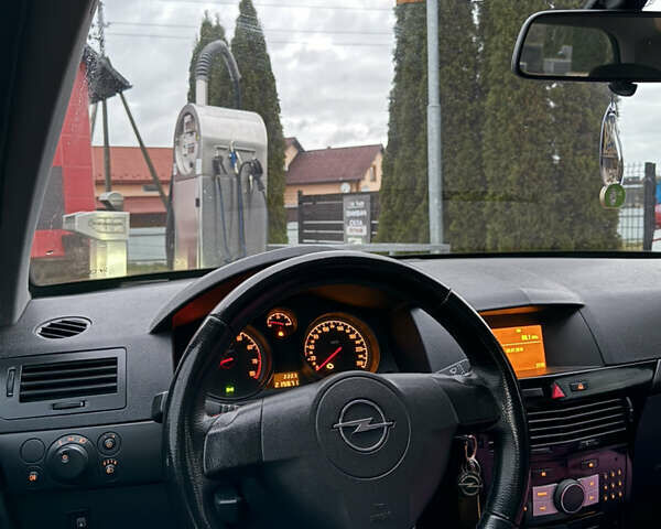 Чорний Опель Астра, об'ємом двигуна 1.6 л та пробігом 219 тис. км за 6200 $, фото 12 на Automoto.ua